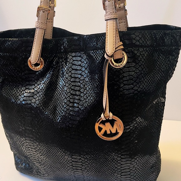 MICHAEL Michael Kors Handbags - MICHAEL Michael Kors Black Textured Tote